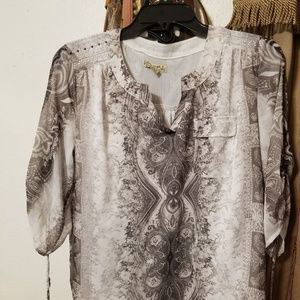 🌺 Silk blouse. Perfect for spring weather. 🌺